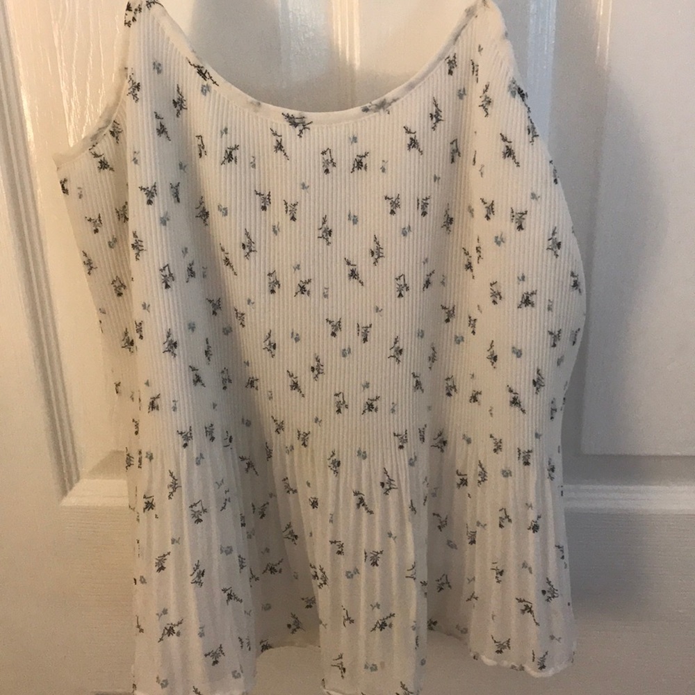 white flowered abercrombie & fitch tank top